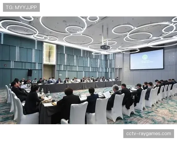 专访退役裁判克拉滕伯格：谈VAR时代下裁判团队的沟通与压力管理