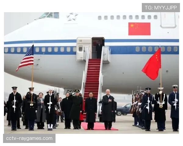 巴黎圣日耳曼乘专机抵达马德里,球队医疗组携带新型恢复设备随行