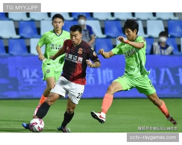 特写：39岁老将汪嵩替补登场，刷新中超联赛最年长出场球员纪录